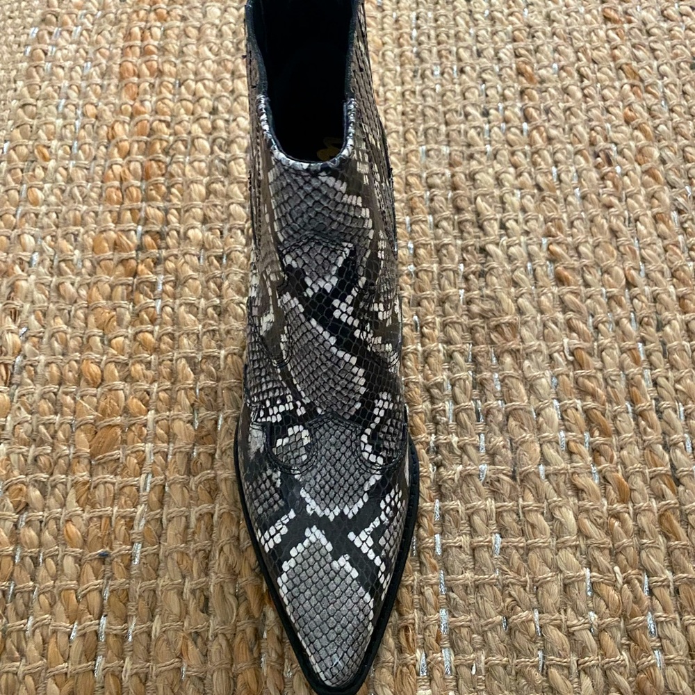 Brand new Sam Edelman boots